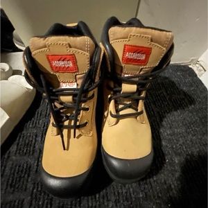 Steel toe boots size 7